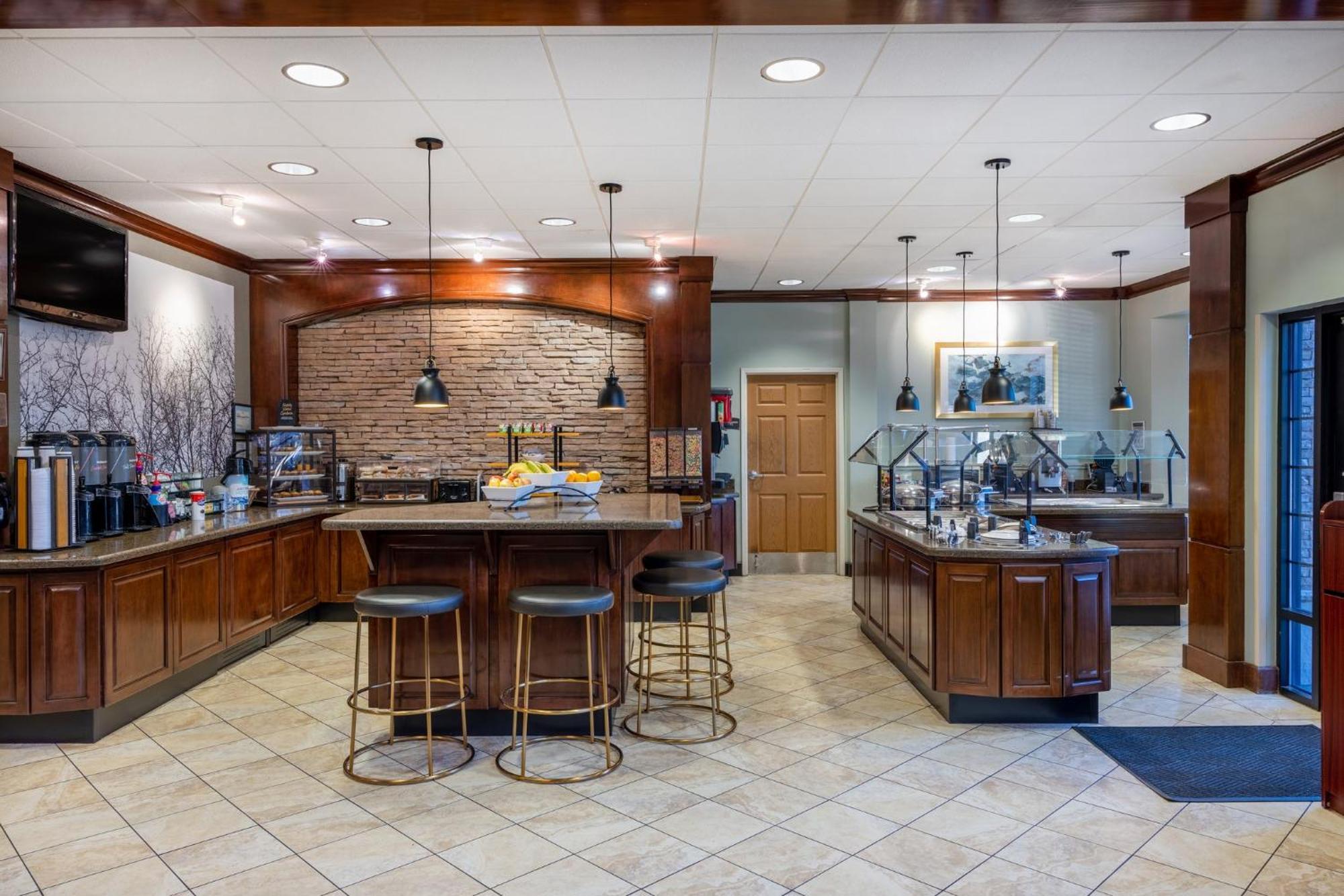 Staybridge Suites Wilmington East By Ihg Екстериор снимка