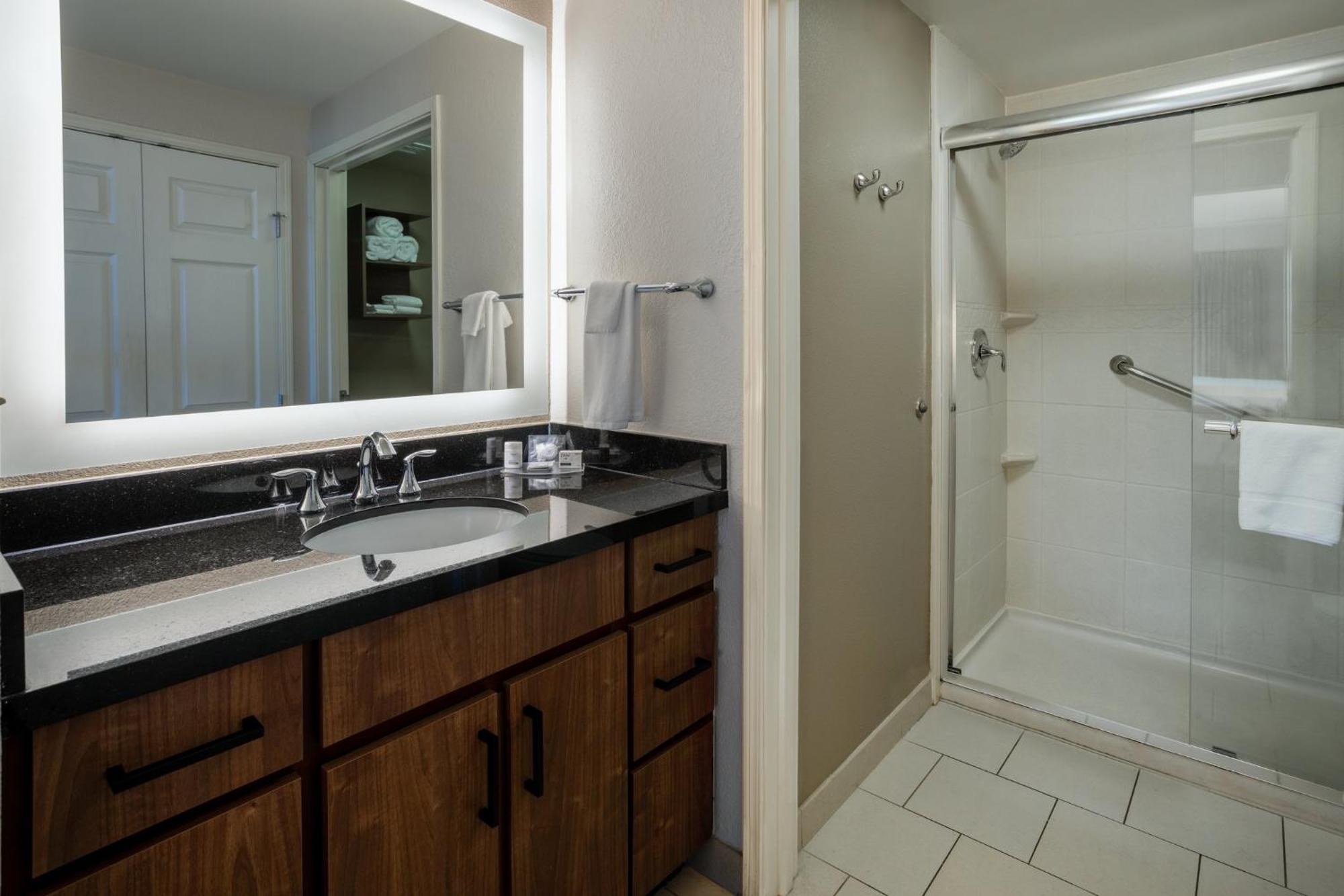 Staybridge Suites Wilmington East By Ihg Екстериор снимка